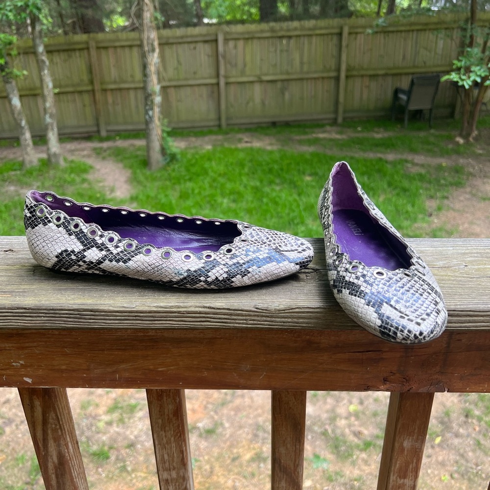 VAN ELI Snake Print Flats with metallic cut outs size 7.5